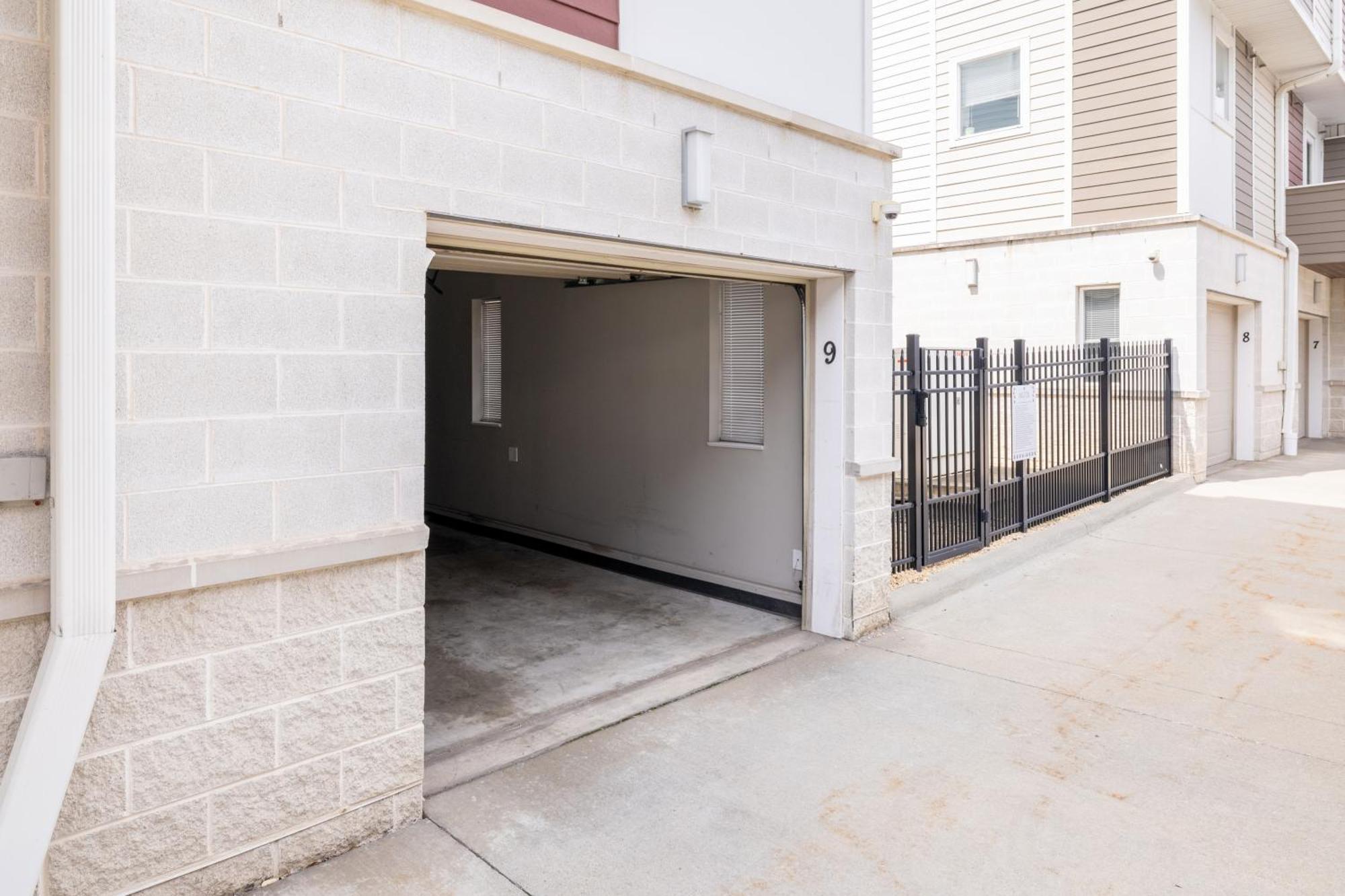 Luxury Downtown Townhome Private Garage Unit 9 كليفلاند المظهر الخارجي الصورة